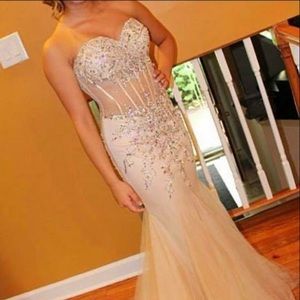 Mermaid champagne color prom dress! Size 0